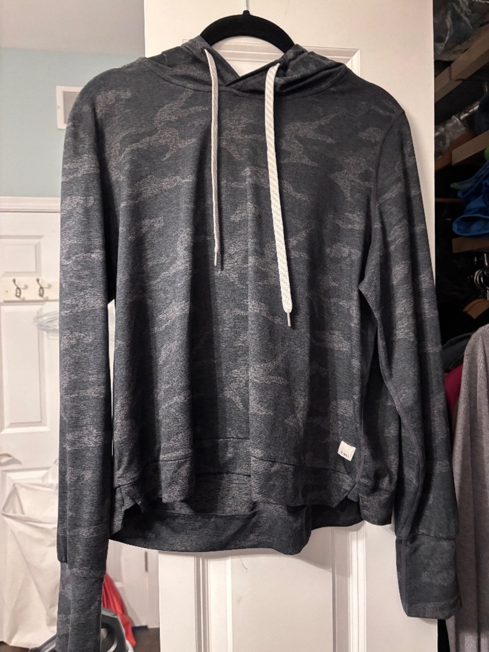 Vuori Womens Halo Essential Hoodie Gray Black Camo Size Large
